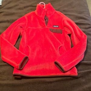 Patagonia women’s pullover fleece perfect for winter!